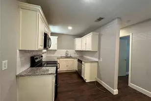 220 S Shore Pl, Lewisville, TX 75067 - Photo 13