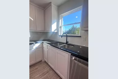 1013 Bradshaw Court, Springtown, TX 76082 - Photo 3