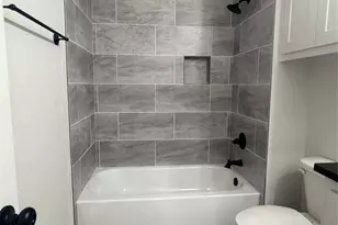 1013 Bradshaw Ct, Springtown, TX 76082 - Photo 5