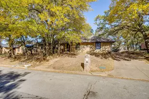 2844 Hurstview Dr, Hurst, TX 76054 - Photo 5