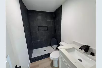 402 Tiawah Drive, Dallas, TX 75217 - Photo 9