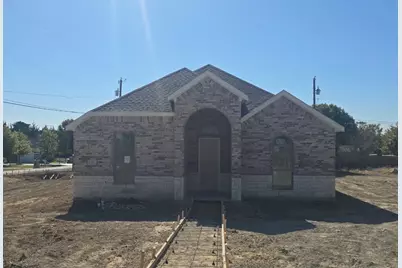 101 E Southbrook Drive, Glenn Heights, TX 75154 - Photo 1