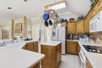 8110 Ravenswood Road, Granbury, TX 76049 - Photo 3