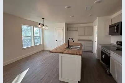 211 E Cardinal, Ector, TX 75439 - Photo 5