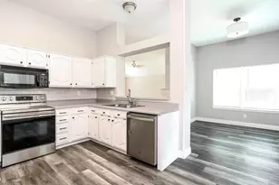 8102 Lake Bend Dr, Rowlett, TX 75088 - Photo 5