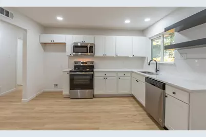 1925 Balla Way, Grand Prairie, TX 75051 - Photo 9