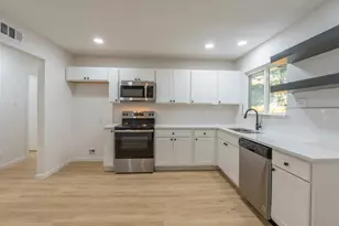 1925 Balla Way, Grand Prairie, TX 75051 - Photo 9