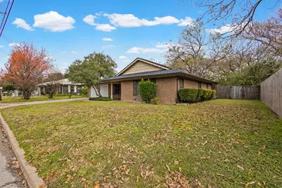 602 N Clay Street, Ennis, TX 75119 - Photo 3