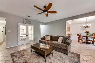 7125 Woodhinge Dr, Benbrook, TX 76126 - Photo 5