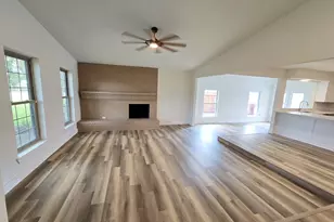 553 Doral Pl, Garland, TX 75043 - Photo 3