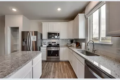 15961 Dauntless Cove Drive, Fort Worth, TX 76052 - Photo 7