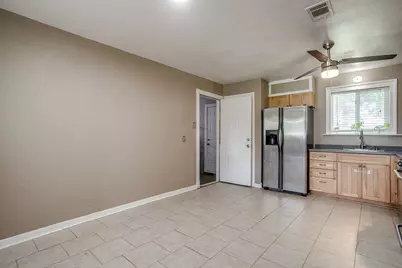 204 Mildred Lane, Benbrook, TX 76126 - Photo 9