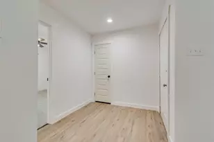 310 Old Mill Ln, Dallas, TX 75107 - Photo 11