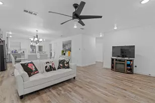 1024 Greenlee St, Denton, TX 76201 - Photo 13