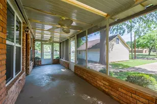 818 Westbrook Dr, Irving, TX 75060 - Photo 29