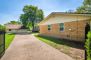 818 Westbrook Dr, Irving, TX 75060 - Photo 33