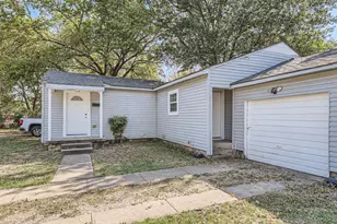 224 E Boyd St, Bonham, TX 75418 - Photo 1