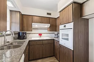 5817 Sandhurst Ln, Dallas, TX 75206 - Photo 13