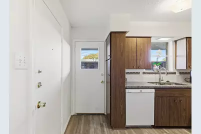 5817 Sandhurst Lane #B, Dallas, TX 75206 - Photo 9