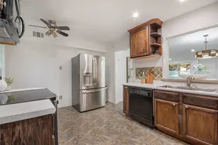 7712 Royal Ln, Dallas, TX 75230 - Photo 11