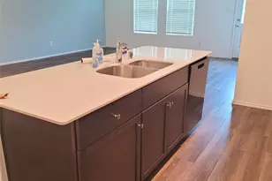 1213 Wildflower St, Ennis, TX 75119 - Photo 9