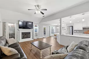 407 Valley View Ln, Krum, TX 76249 - Photo 9