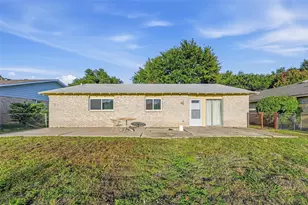 1721 Dell Oak Dr, Garland, TX 75040 - Photo 17