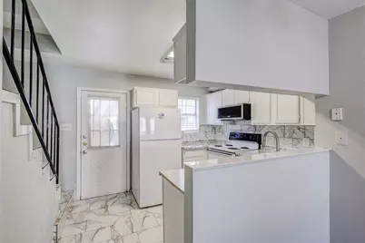 613 Carriagehouse Lane #5, Garland, TX 75040 - Photo 9