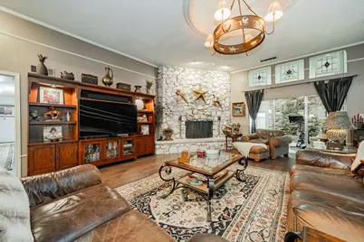 9511 Fallbrook Drive, Dallas, TX 75243 - Photo 7