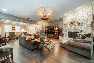 9511 Fallbrook Dr, Dallas, TX 75243 - Photo 9