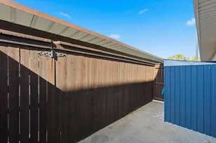 9829 Park Ln Ct, Dallas, TX 75220 - Photo 31