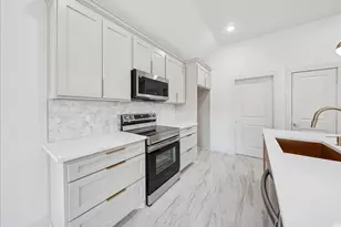 8321 Raymond Ave, White Settlement, TX 76108 - Photo 13