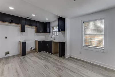 3239 Spring Avenue, Dallas, TX 75215 - Photo 7