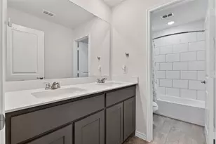 8129 Trudy Ln, Fort Worth, TX 76120 - Photo 27