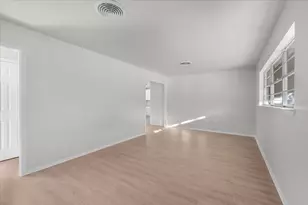 1204 John Reagan St, Benbrook, TX 76126 - Photo 5