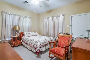 1041 W Vanderbilt St, Stephenville, TX 76401 - Photo 37