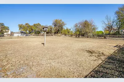 1041 W Vanderbilt Street, Stephenville, TX 76401 - Photo 13