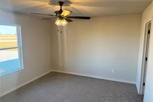 1017 Morgan Ct, Springtown, TX 76082 - Photo 5