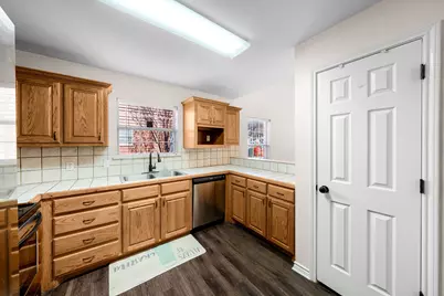 324 Tolbert Avenue, Sherman, TX 75092 - Photo 9