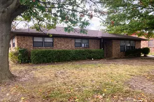 202 W Vernon St, Bells, TX 75414 - Photo 3