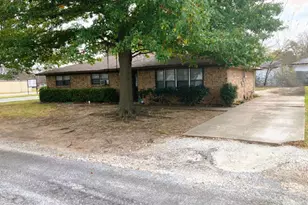 202 W Vernon St, Bells, TX 75414 - Photo 1