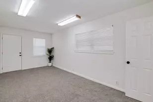 341 Dian St, Burleson, TX 76028 - Photo 23