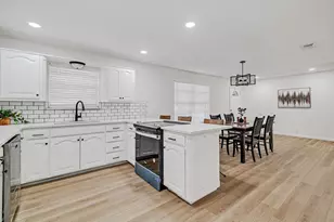 341 Dian St, Burleson, TX 76028 - Photo 9