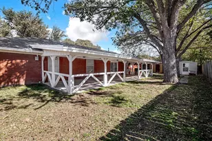 341 Dian St, Burleson, TX 76028 - Photo 29