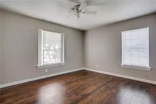 9227 Seaway Dr, Dallas, TX 75217 - Photo 9