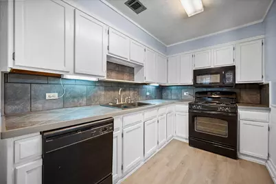 701 Poindexter Avenue, Cleburne, TX 76033 - Photo 11