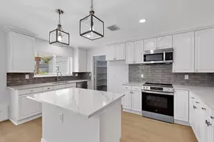 328 Cortland Cir, Roanoke, TX 76262 - Photo 3