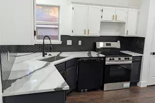 1310 Rosewood Ln, Lancaster, TX 75146 - Photo 3