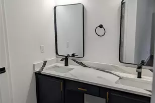 1310 Rosewood Ln, Lancaster, TX 75146 - Photo 5