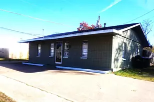 1110 S Armstrong Ave, Denison, TX 75020 - Photo 1